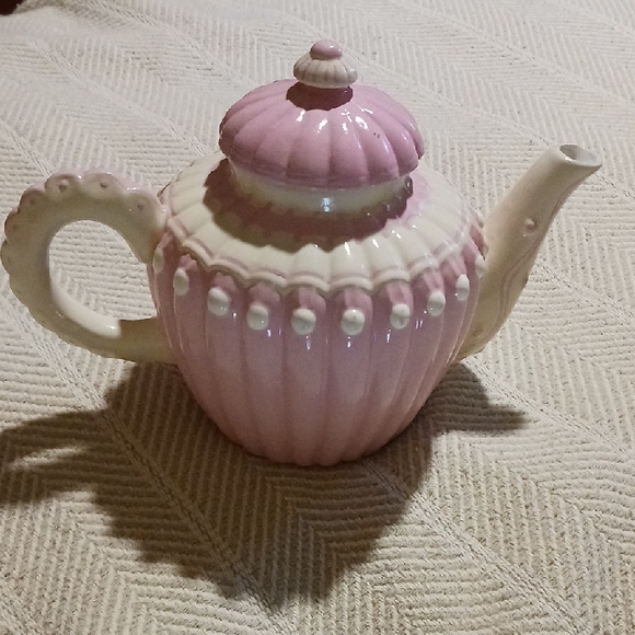 Elegant Pink and White Ceramic Teapot - Picture 3 of 13